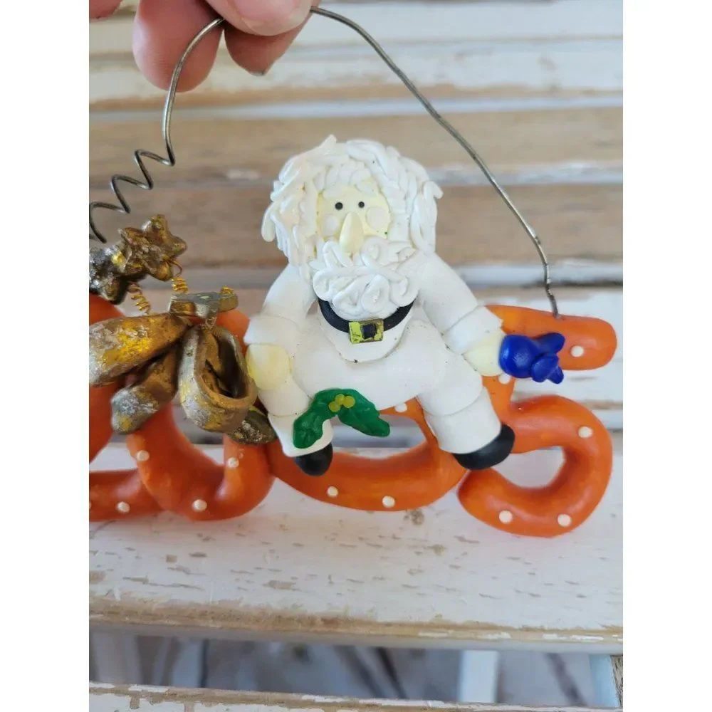 Santa‎ Claus handmade 2005 ornament Xmas tree holiday home decor